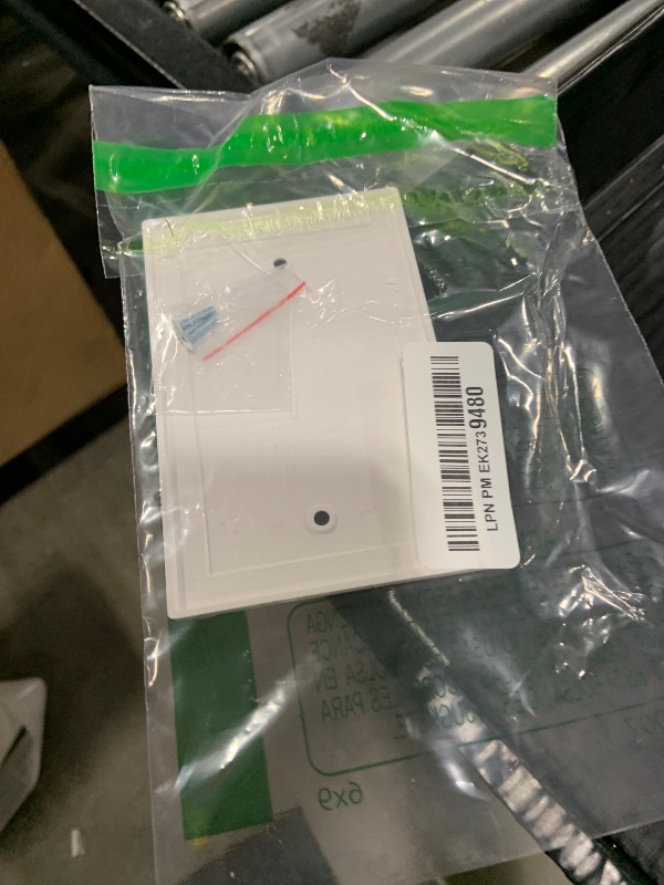 Photo 1 of 1-Gang No Device Blank Wallplate Spring Neutral Green Olive Floral Eucalyptus Tree Leaf Boho Botanical Floral Electrical Light Switch Decorative Receptacle Face Plate Cover for Unused Outlets/Switches