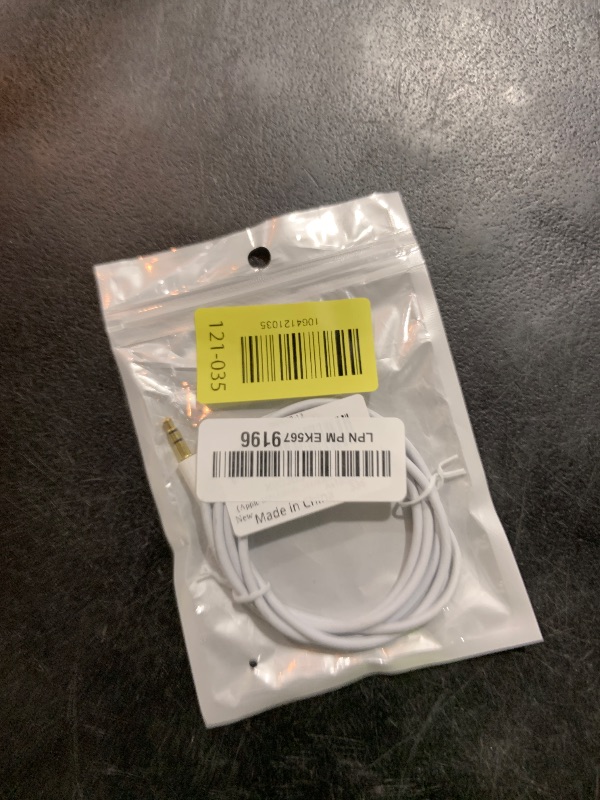 Photo 1 of (Apple MFi Certified) iPhone AUX Cord,Lightning to 1/8 Inch Audio Cable,3.3ft, Headphone Jack Adapter Male Aux Stereo Audio Cable Compatible for iPhone 14/13/12/11/XR/X/8/7 (White)