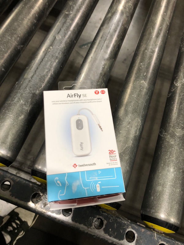 Photo 1 of  Twelve South AirFly SE Wireless Adapter 