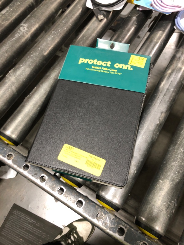 Photo 1 of Onn. Tablet Folio Case for Samsung Galaxy Tab S9 FE 10.9 - Black