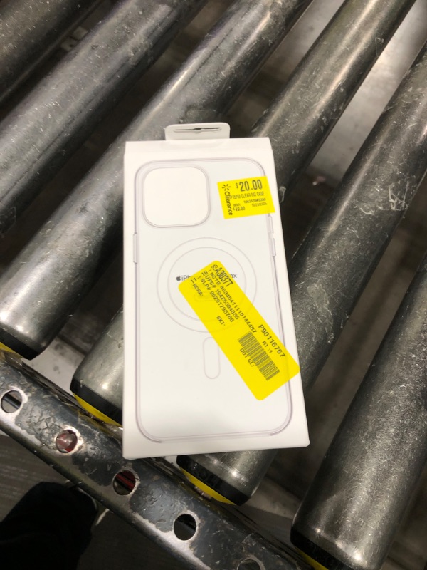 Photo 1 of Apple iPhone 15 Pro Max Clear Case with MagSafe Clear