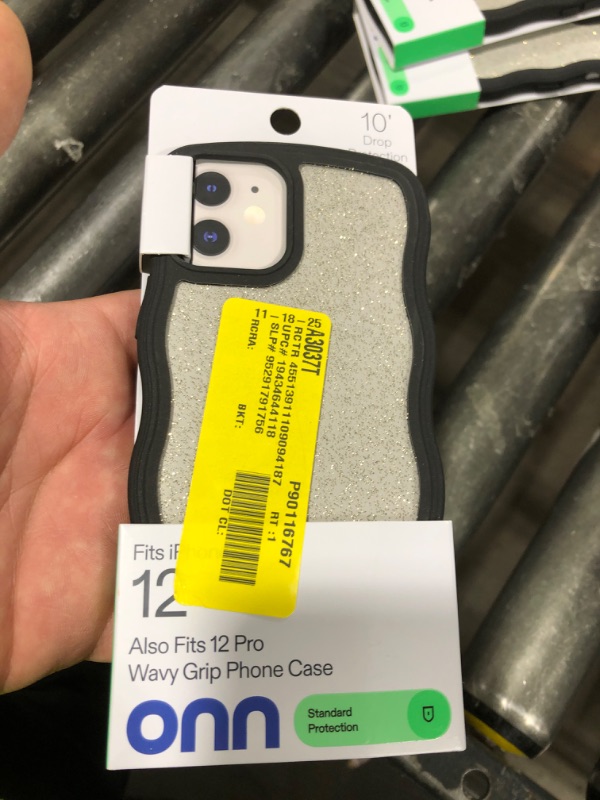 Photo 1 of Onn WIABLK36010579 Wavy Grip Phone Case for iPhone 12/12 pro - Black/Gold