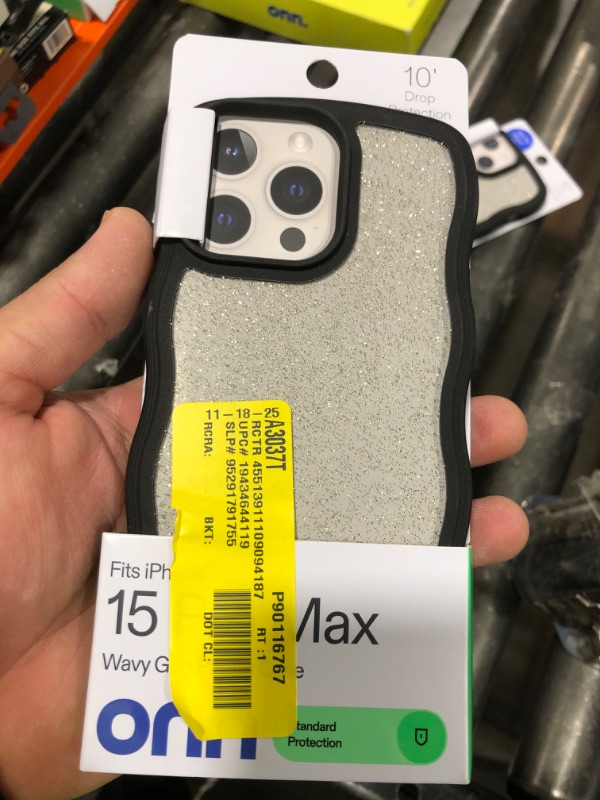 Photo 1 of Onn WIABLK36010579 Wavy Grip Phone Case for iPhone 15 pro max - Black/Gold