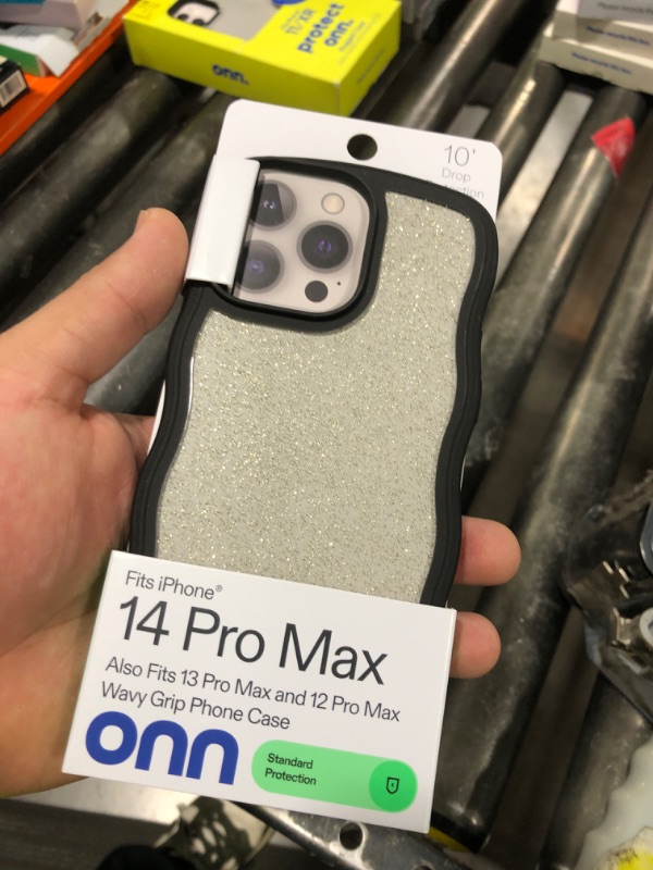 Photo 1 of Onn WIABLK36010579 Wavy Grip Phone Case for iPhone 14 pro max/ 13 pro max/ 12 pro max - Black/Gold