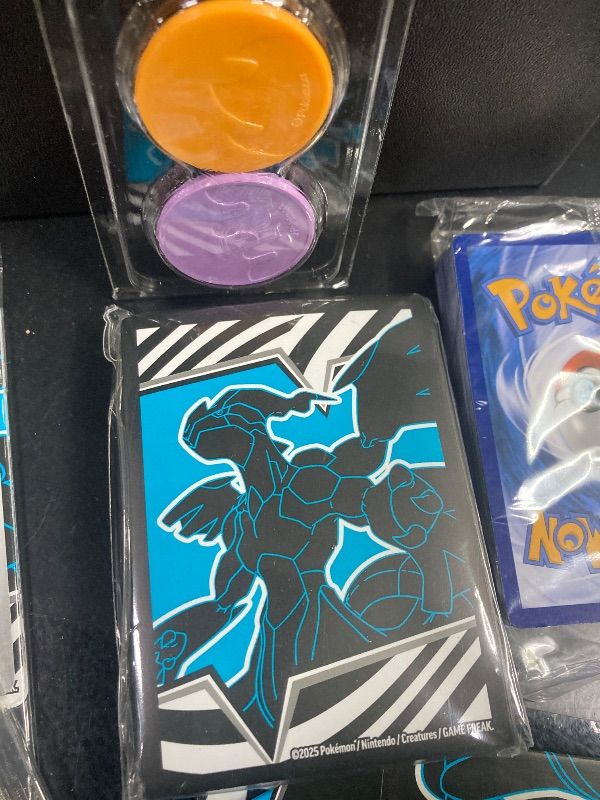 Photo 1 of ***MISSING PARTS -SELLING AS INCOMPLETE*** Pokemon TCG Scarlet & Violet 10.5 Black Bolt Elite Trainer Box ****BOX RIPPED/TORN***