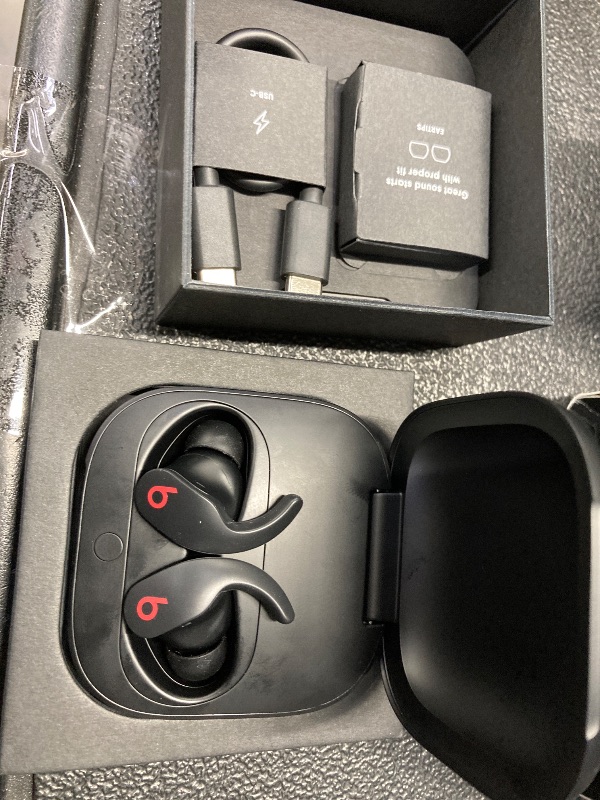 Photo 1 of **Only working one side** Beats Fit Pro (1st Gen) - True Wireless Noise Cancelling Earbuds - Active Noise Cancelling - Sweat Resistant Earphones, Compatible with Apple & Android, Class 1 Bluetooth®- Beats Black