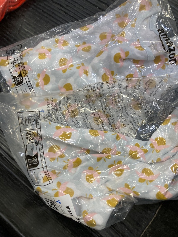 Photo 1 of ++2 PCS+++Amazon Essentials Toddler Girls' Long-Sleeve Cropped Rib Top, Pale Blue Graphic Flower, 4T