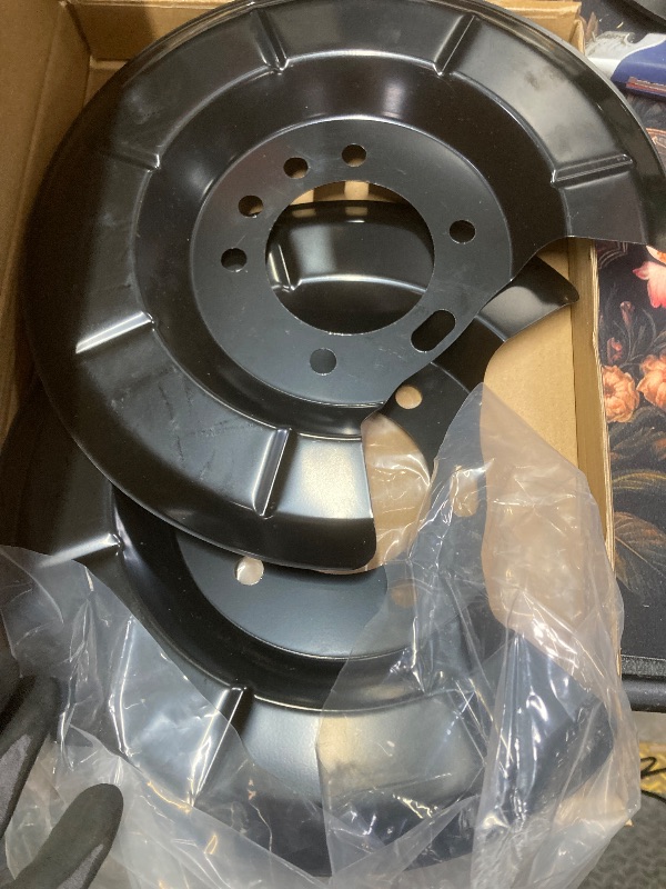 Photo 1 of *Small scratches* FengTeeh Set of 2 Brake Backing Plate Splash Dust Shield for Ford Focus 2013 2014 2015 2016 2017 2018 Ford Escape 2013-2016 CV6Z-2C028-B,CV612K317-AA,CV6Z2C028B