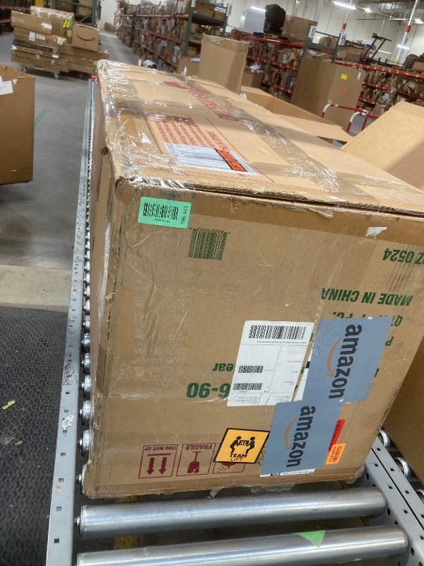 Photo 1 of *HEAVY* National Tree Company 9 ft Pre-Lit Carolina Pine Full Artificial Christmas Tree, 900 Clear Lights, 2,347 Tips, Includes Stand, Green