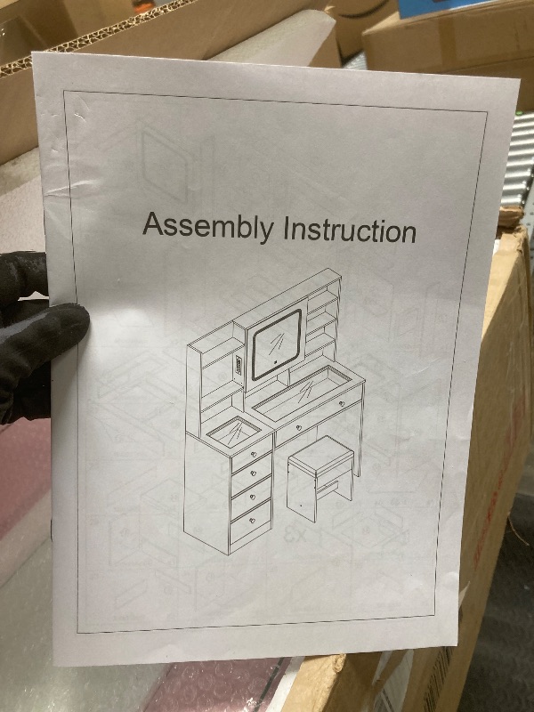 Photo 1 of *Mirror piece missing* *Piece chipped* Pink Vanity 