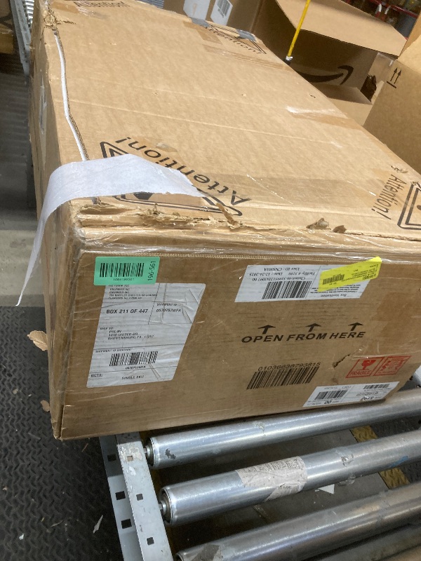 Photo 1 of *Mirror piece missing* *Piece chipped* Pink Vanity 