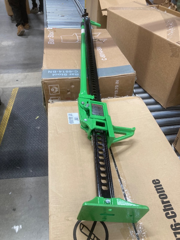 Photo 1 of *HEAVY* *Missing pin/Small scratches* Farm Jack 60" Lifting Capacity 300 KG, Green