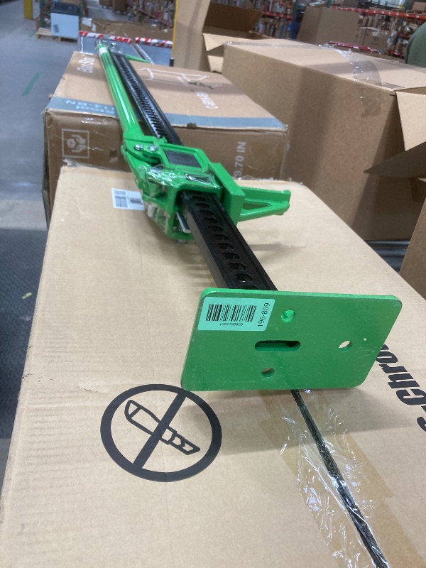 Photo 1 of *HEAVY* *Missing pin/Small scratches* Farm Jack 60" Lifting Capacity 300 KG, Green