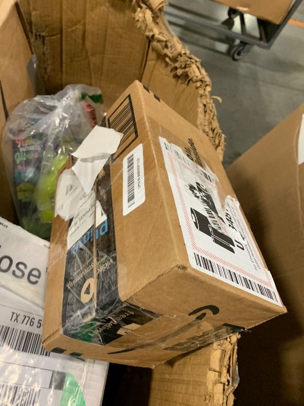 Photo 1 of ***POSSIBLE MISSING PARTS, SELLING FOR PARTS, FINAL SALE***Slippery Pete Mini Pistol Grip Grease Gun. Heavy Duty Design for 3oz Cartridges. 12 inch Flexible Hose and 5 inch Rigid Extension Pipe***POSSIBLE MISSING PARTS, SELLING FOR PARTS, FINAL SALE***