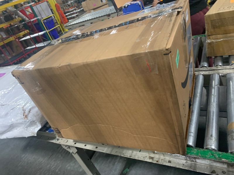 Photo 1 of ** DAMAGE NTERIOR TRAY BROKEN/ VERRY USED*** Whirlpool WMCS3019RS Countertop Microwave with Turntable 0.9 Cu. Ft, Steam Clean, 900 Watt Microwave, Stainless Steel