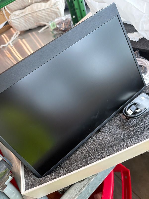 Photo 1 of **UNTESTED**
Triple Aero 15.6” Pro Max | Premium Triple Portable Monitor Extender | Full Aluminum | Quad Screens | 3×15.6” FHD 1080P HDR IPS | USB-C & HDMI | Compatible with 11-18” Laptops