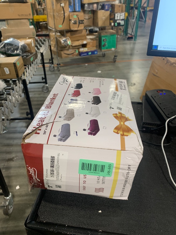Photo 1 of ** SOLD AS IS, NO REFUND/RETURN** SEE COMMENTS!
Homemate Heated Blanket Electric Throw - 50"x60" Heating Blanket Throw 1/2/4/6/8 Hours Auto-Off 10 Heat Levels Over-Heat Protection Soft Flannel Sherpa Heater ETL Certification