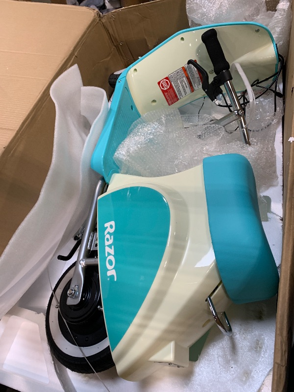 Photo 1 of ** FINAL SALE SOLD AS IS VENTA FINAL VENDIDO TAL CUAL, SIN DEVOLUCIONES**

Razor Pocket Mod Petite Euro-Style Electric Scooter - Blue