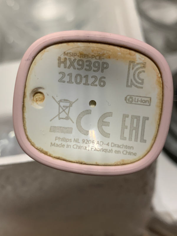 Photo 1 of **** VERY USED / NO USB CABLE ****
 Philips Sonicare DiamondClean Smart 9500 Electric Toothbrush, Sonic Toothbrush with App, Pressure Sensor, Brush Head Detection, 5 Brushing Modes and 3 Intensity Levels, Pink, Model HX9923/21