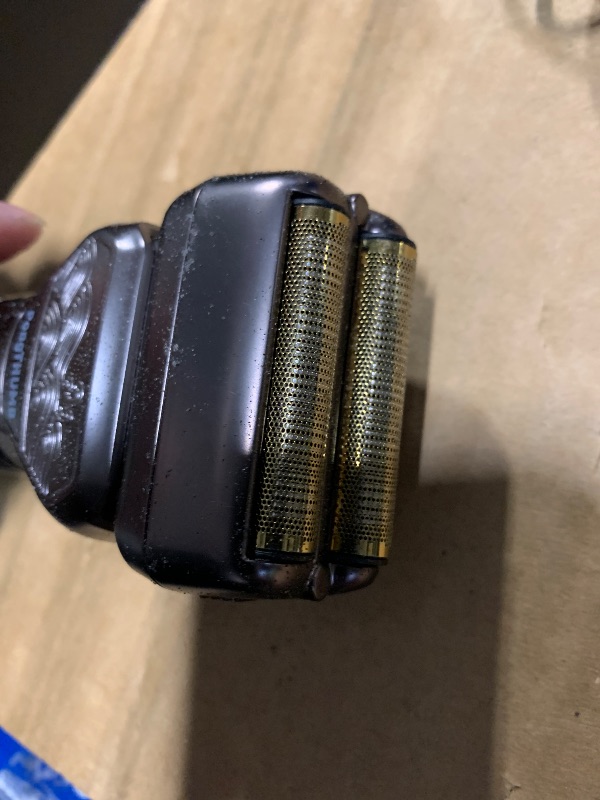 Photo 1 of *** USED *** PongTHUMB Electric Razor for Men with Pop-Up Trimmer: Rechargeable Cordless Foil Shaver for Face - Wet/Dry/Anti-Slip Waterproof Shavers with LED Display - Metal Handheld Design Light Gray