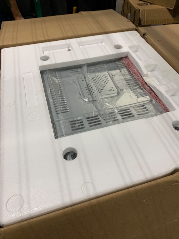 Photo 1 of ** FINAL SALE SOLD AS IS VENTA FINAL VENDIDO TAL CUAL, SIN DEVOLUCIONES**

Toshiba Air Fryer Combo 4-in-1 Countertop Microwave Oven, Smart Sensor, Convection, Mute Function, Position Memory 13.6" Turntable, 1.5 Cu Ft, 1000W, Black, ML-EC42P(BS)