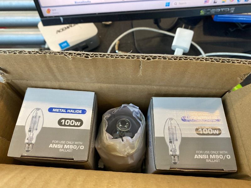 Photo 1 of *USED*
Bluex Bulbs 3 Pack MP100/U/MED 100 Watt Metal Halide ED17 Bulb, Medium Base, Clear Metal Halide Bulb 100W