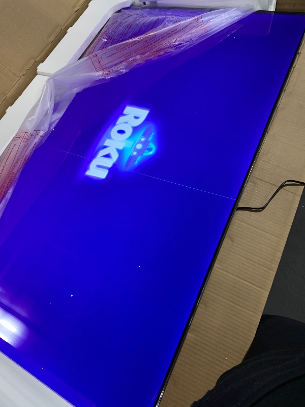 View 3 of *****There is a line in the middle of the screen.***** Roku Smart TV 2025 – 50-Inch Select Series, 4K HDR TV – RokuTV with Enhanced Voice Remote – Flat Screen LED Television with Wi-Fi for Streaming Live Local News, Sports, Family Entertainment