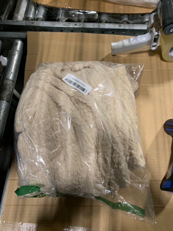 Photo 1 of 1 Pack 3 Calming Blankets Fluffy Premium Fleece Pet Blanket Soft Sherpa Throw for Dog Puppy Cat Beige Small (23" x16'')