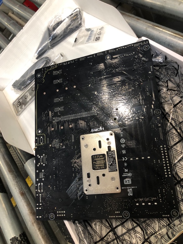 Photo 1 of *USED*
ASUS Prime A620-PLUS WIFI6 AMD A620 AM5 ATX Motherboard, DDR5, PCIe 4.0, Dual M.2 Slots, WiFi 6, DisplayPort/HDMI™, Rear & Front USB 5Gbps Type-C, SATA 6 Gbps, Two-Way AI Noise Cancelation, Aura Sync