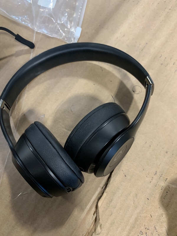 Photo 1 of ***It doesn't have a charger.***
Beats Solo 4 - Wireless On-Ear Bluetooth Headphones, Up to 50-Hour Battery Life, Ultra-Lightweight Comfort, Powerful and Balanced Sound, Apple & Android Compatible - Matte Black