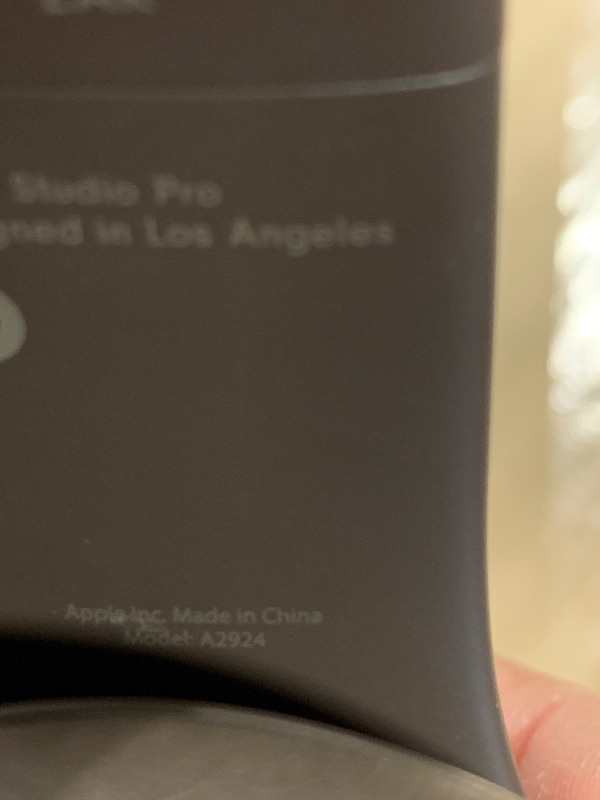 Photo 1 of ***It doesn't have a charger.***
Beats Studio Pro - Premium Wireless Over-Ear Headphones- Up to 40-Hour Battery Life, Active Noise Cancelling, USB-C Lossless Audio, Apple & Android Compatible - Deep Brown