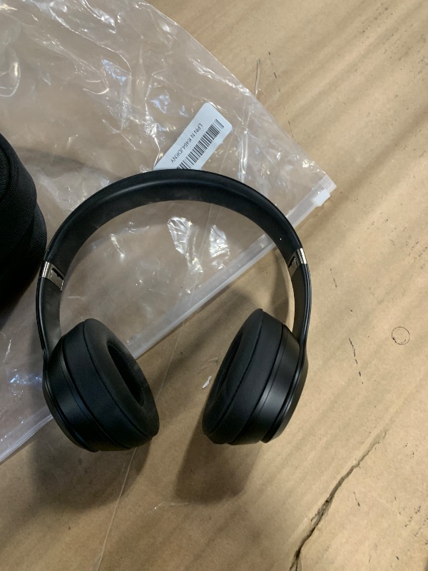 Photo 1 of ***It doesn't have a charger.***
Beats Solo 4 - Wireless On-Ear Bluetooth Headphones, Up to 50-Hour Battery Life, Ultra-Lightweight Comfort, Powerful and Balanced Sound, Apple & Android Compatible - Matte Black