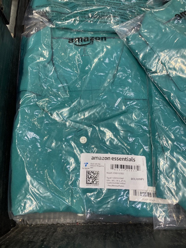 Photo 1 of Amazon Essentials Men's Vacation Cotton Resort Shirt, Slim-Fit Short Sleeve, Teal Blue, Large