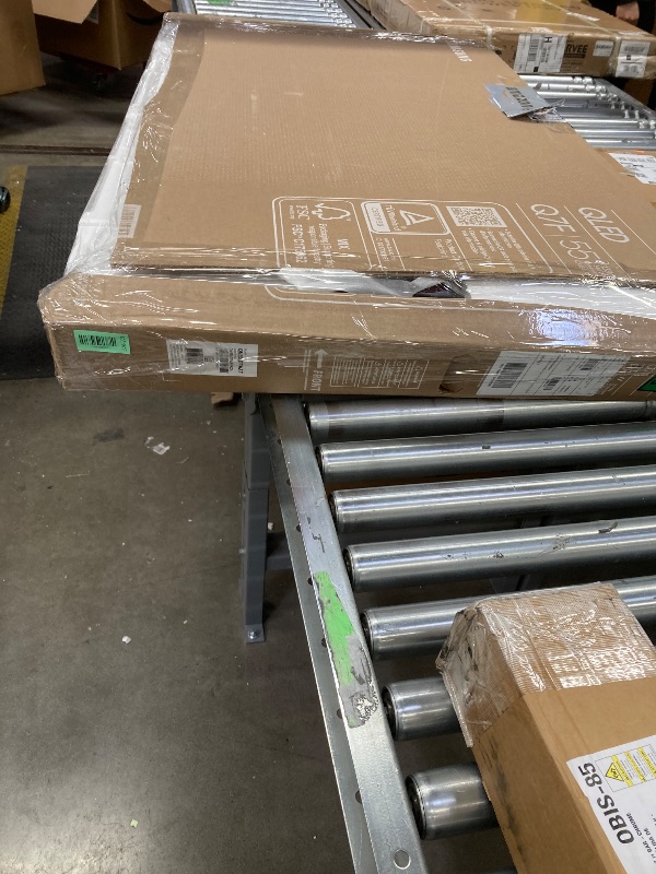Photo 1 of *******NO CABLE ****** NO CONTROL****** Samsung 55-Inch Class QLED Q7F Series Samsung Vision AI Smart TV (2025 Model, 55Q7F) Quantum HDR, Object Tracking Sound Lite, Q4 AI Gen1 Processor, 4K upscaling, Gaming Hub, Alexa Built-in