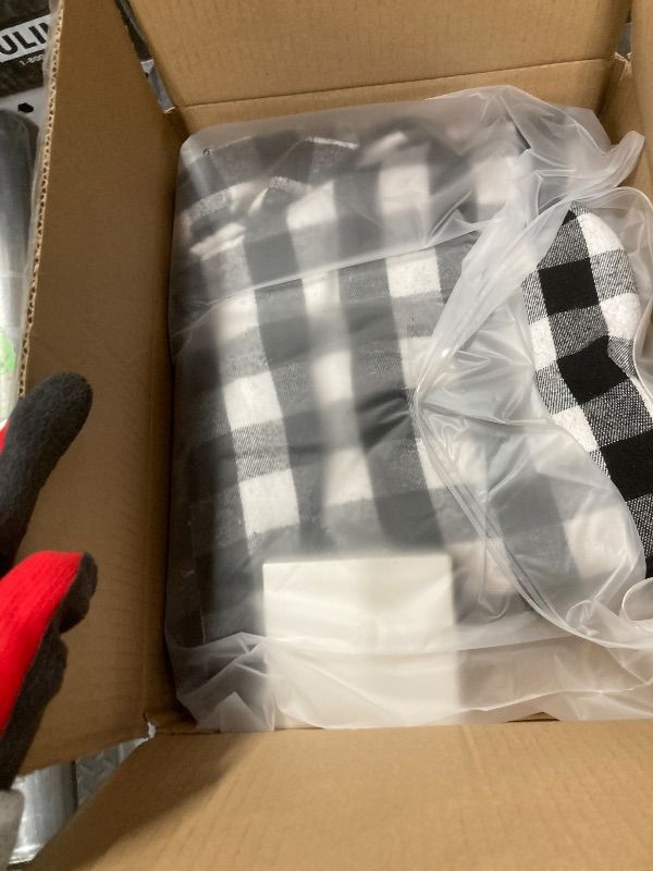 Photo 1 of ***USED*** VELONLLONE Flannel Jacket for Men Fall Plaid Printed Long Sleeve Button Down Hoodie Lightweight Casual Shirts Coat Outerwear SIZE XL