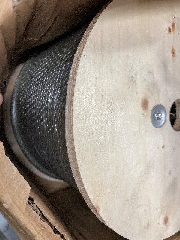 Photo 1 of 1/4" Stainless Steel Cable,7x19 Strand Aircraft Wire Rope,Cable for Heavy Duty Applications,Outdoor Pulley Cables,Deck Railing, with Gloves,Breaking Strength 6400 Ibs,600FT