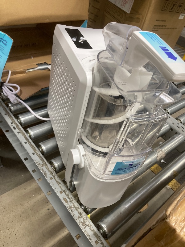 Photo 1 of **POWERS ON BUT DOES NOT GET COLD***Chefman - Slush-Ease Max Slushy Maker with Touch Controls and 5 Functions - White