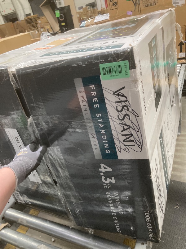 Photo 1 of *USED/DIRTY* 4.4 Cu.ft Beverage Refrigerator Cooler, 145 Can Mini Fridge Glass Door with Adjustable Shelves, Digital Temperature Display, Freestanding Small Drink Fridge for Home, Office or Bar(Black)