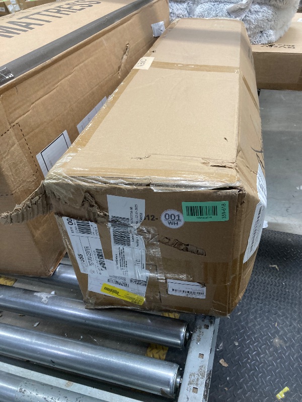 Photo 1 of *Size unknown* Pre-lit Flocked Christmas Tree