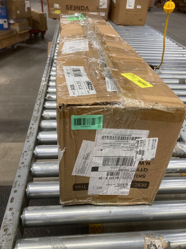 Photo 1 of *Tree base has paint peeling/scratch marks* 7.5FT Prelit Christmas Tree, Full Xmas Pine Tree with 1300 Branch Tips 400 Cold Warm Light for Holiday Indoor Outdoor Decoration, White
