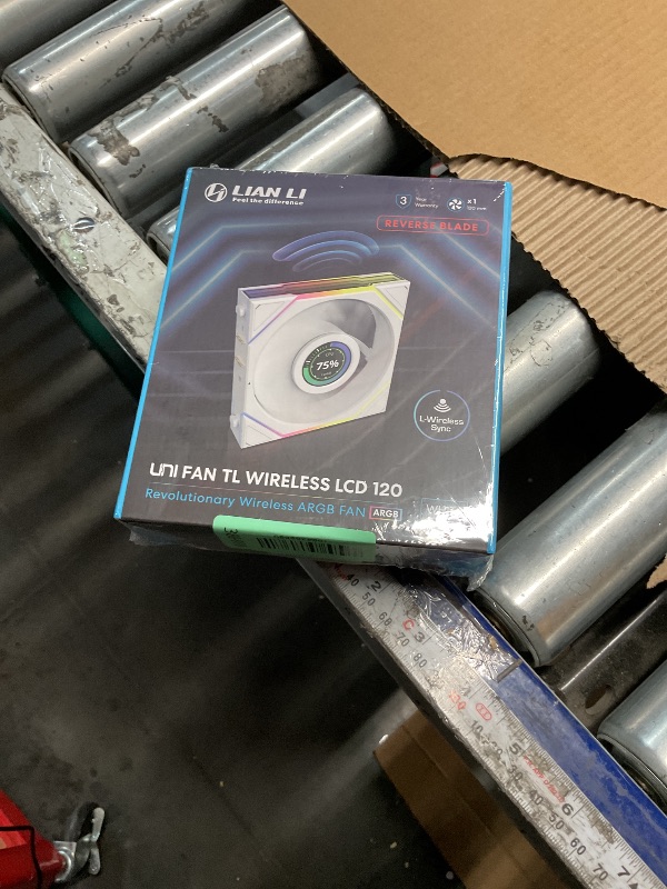 Photo 1 of ***FACTORY SEALED***Lian Li UNI Fan TL LCD Wireless 120-Single Pack (Reverse Blade)-2.4 GHz Wireless Signal ARGB Fan-Infinity Mirror-Daisy-Chain -Syncing Lighting-Controller NOT Included & Required - White (12RTLLCD1W1W)