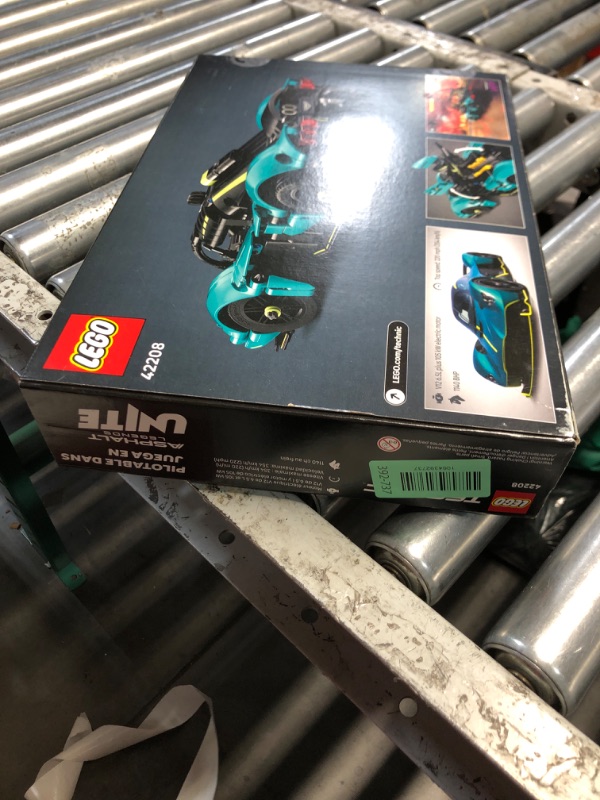 Photo 1 of ***FACTORY SEALED*** LEGO Technic Aston Martin Valkyrie Toy Car - Kids Model Kit Toy for Boys and Girls, Ages 9+ - Vehicle Building Set for Pretend Play & STEM Learning - Sports Car Gift Idea for Birthdays - 42208