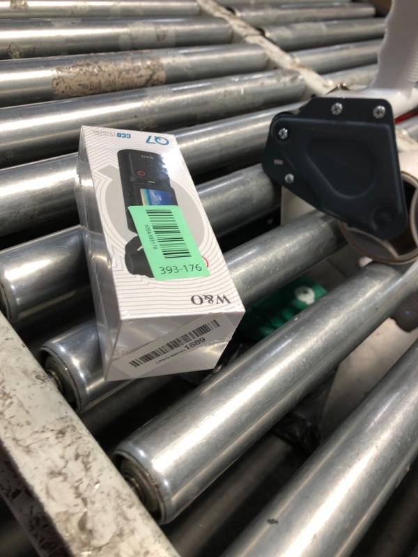Photo 1 of ***FACTORY SEALED*** W & O Vlogging Camera with 180° Rotating Lens, Pocket Body Camera with Audio & Video Recording,7-Hour Battery, Handheld POV Cameras with 32GB Card, Easy One-Button Recording for Travel,Daily Life