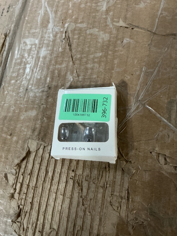 Photo 1 of * missing a lot of them *
Coolnail 24pcs Short Round Mirror Fake Nails Metallic Silver Full Cover Professional Fingernail Round Adult False Nails