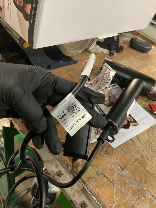 Photo 1 of ***missing attachments*** Shark SpeedStyle Pro Professional Performance High-Velocity Hair Dryer System with Scalp Shield and IQ Speed Styling & Drying Suite, Straight and Wavy Hair, Lightweight, Ionic, No Heat Damage, HD731