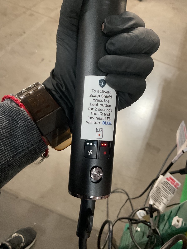 Photo 1 of ***missing attachments*** Shark SpeedStyle Pro Professional Performance High-Velocity Hair Dryer System with Scalp Shield and IQ Speed Styling & Drying Suite, Straight and Wavy Hair, Lightweight, Ionic, No Heat Damage, HD731