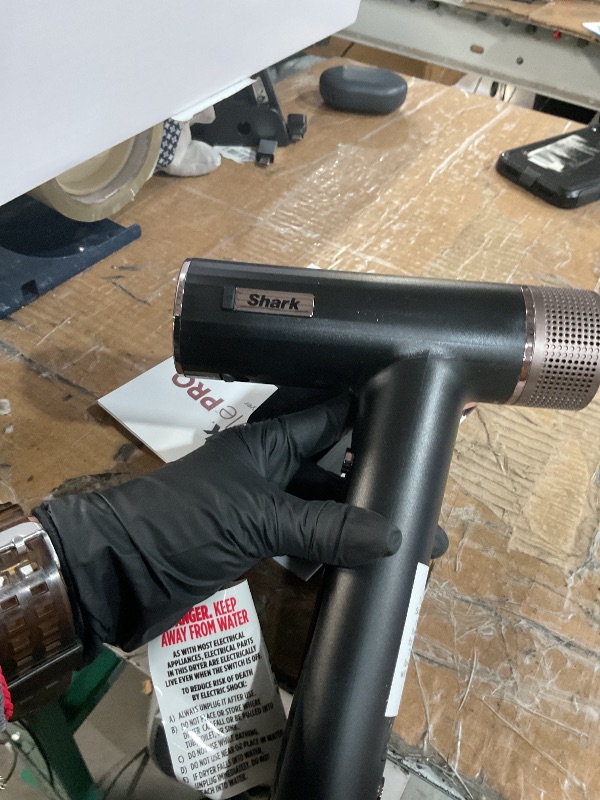 Photo 1 of ***missing attachments*** Shark SpeedStyle Pro Professional Performance High-Velocity Hair Dryer System with Scalp Shield and IQ Speed Styling & Drying Suite, Straight and Wavy Hair, Lightweight, Ionic, No Heat Damage, HD731