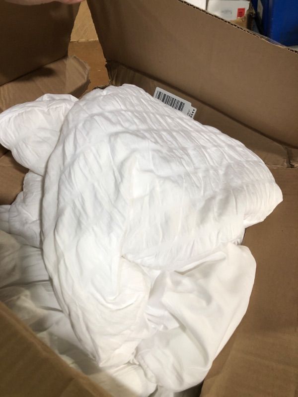 Photo 1 of ***MISSING PARTS***
CozyLux Queen Comforter Set White Seersucker 7 Pieces Bed in a Bag Queen Comforter Set with Sheets, Luxury Soft Bedding Set with Down Alternative Comforter, Sheets, Pillowcases & Shams for All Seasons