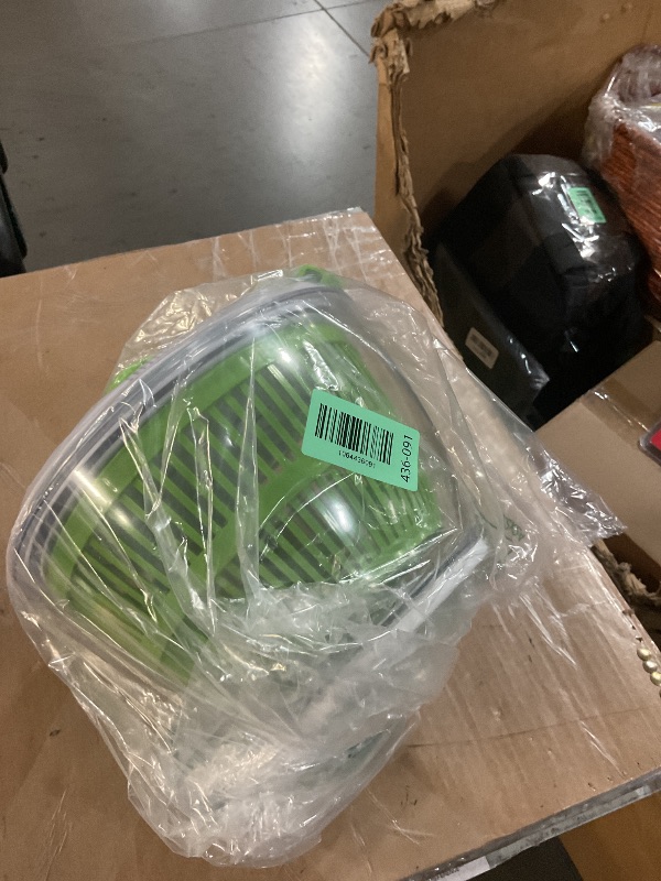 Photo 1 of ***PARTS ONLY*** ***NONFUNCTIONAL*** Cuisinart Large Spin Stop Salad Spinner- Wash, Spin & Dry Salad Greens, Fruits & Vegetables, 5qt, CTG-00-SAS1