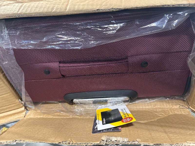 Photo 1 of *** ONLY COMES WITH ONE SUITCASE **** SWISSGEAR Sion Softside Expandable Spinner Luggage Durable Lightweight Travel Suitcase, Merlot, 3-Piece Set (21/25/29)
